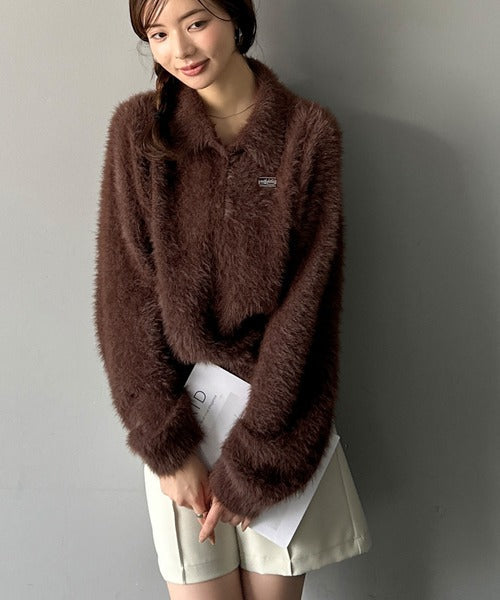 【mily bilet】カジュアルな大人ふんわり。メタルプレート使いフェザーシャギーポロニット（長袖） mi1029134