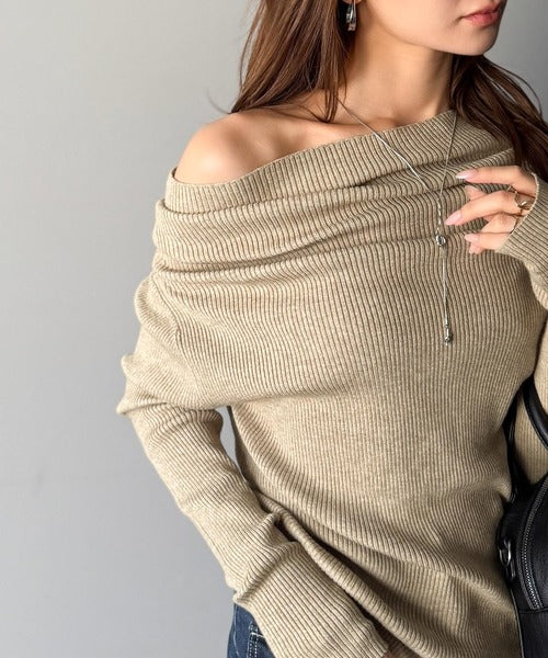 【mily bilet】立体的なシルエットが叶えるデコルテ魅せ♪指穴ドレープ使いファンオフショル２WAYリブニット mi1029137