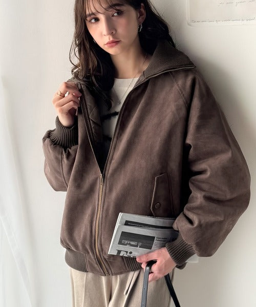 《JaVaジャバコラボ》甘辛バランスで“大人可愛い”を格上げ。リブタートル オーバーサイズスウェードブルゾン jv1240099