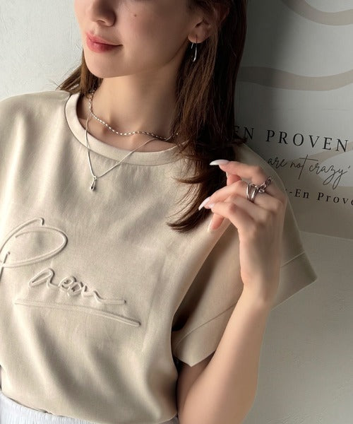 《JaVaジャバコラボ》上品な大人の抜け感。フロントPAEANエンボス加工半袖Tシャツ（ロゴ） jv1260427