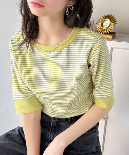 大人可愛いの新定番。袖リンガーボートネック胸刺繍ボーダーTシャツ（半袖） ce1260419