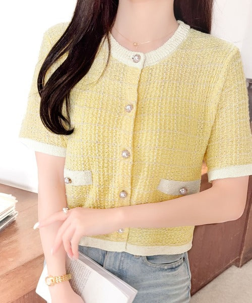 【mily bilet】さりげない華やぎで品よく可愛い♪パール釦ツイード編みロゴプレート付ニットカーディガン（半袖） mi1359057