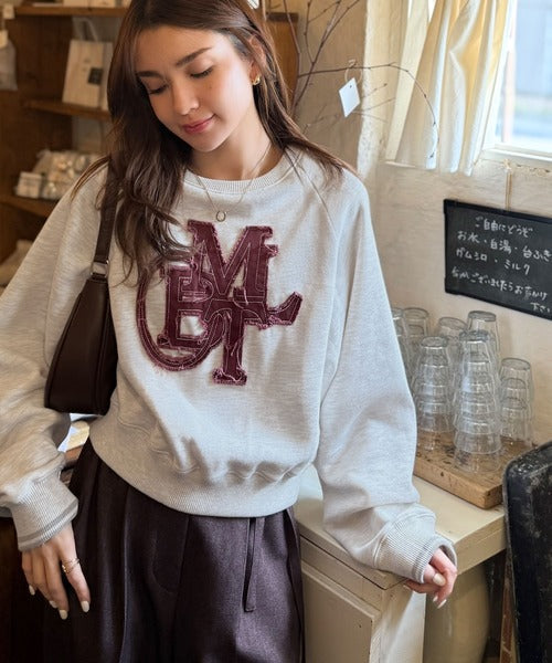 【mily bilet】ディティールの遊び心に一目ぼれ。デニムフリンジワッペン裏起毛ショート丈プルオーバー mi1329066