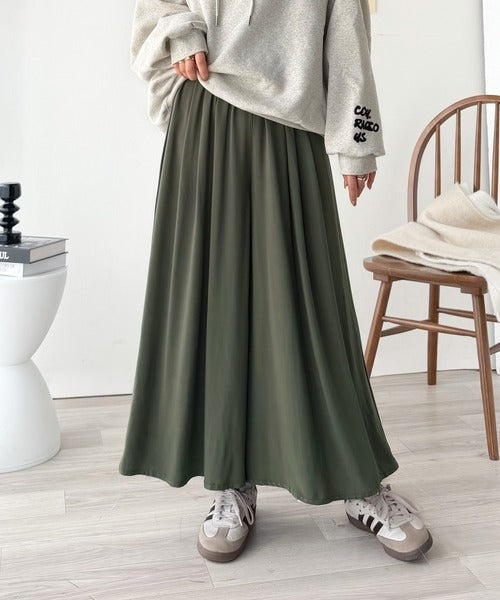 さらり、軽やか。リラックスstyleキマる。レーヨン素材ウエストギャザーフレアシルエットワイドパンツ ce1015084