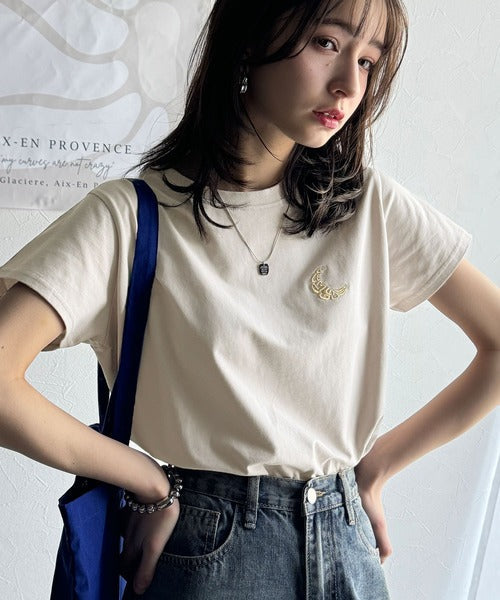 【sustaina+】オーガニックコットン100%。胸元ラメ糸ワンポイント刺繍 無地＆ボーダー柄Tシャツ（半袖） ce1260397