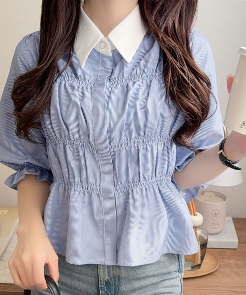 【mily bilet】甘さと上品さを兼ね備えた大人ガーリーな一枚♪ 配色襟シャーリングペプラムシャツ（半袖） mi1139107