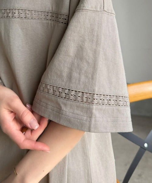《JaVaジャバ コラボ》一枚で決まる抜け感シルエット。ハシゴレースオーバーサイズロングワンピース jv1050379