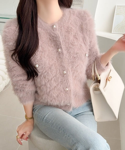 【mily bilet】大人可愛い、愛されニット。パール調ボタン使いキルティング風フェザーニットジャケット mi1359067