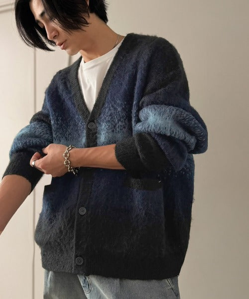 グラデーションボーダー柄Vネックニットカーディガン／Gradient Stripe V-Neck Cardigan co1150120