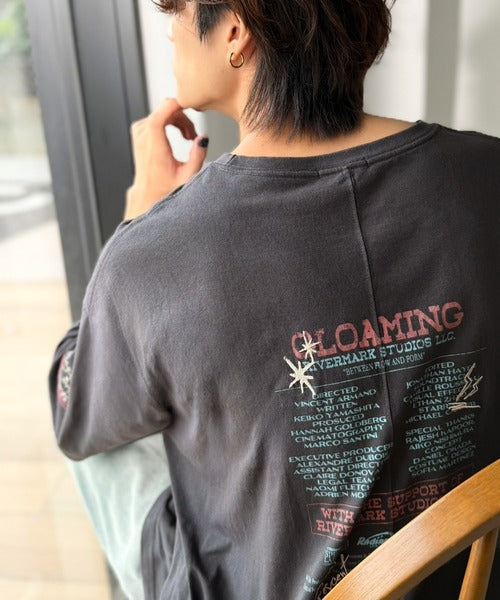 《JaVaジャバコラボ》男女お揃い可◎ヴィンテージムード漂う。綿100%バックムービーグラフィック 飛び刺繍オーバーサイズTシャツ（半袖） jv1260624