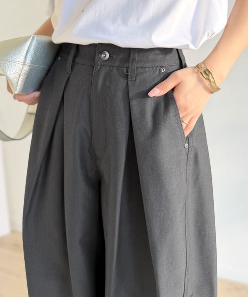 旬なワイドシルエットが目を惹く１着♪タックバレルレッグパンツ ce1265082