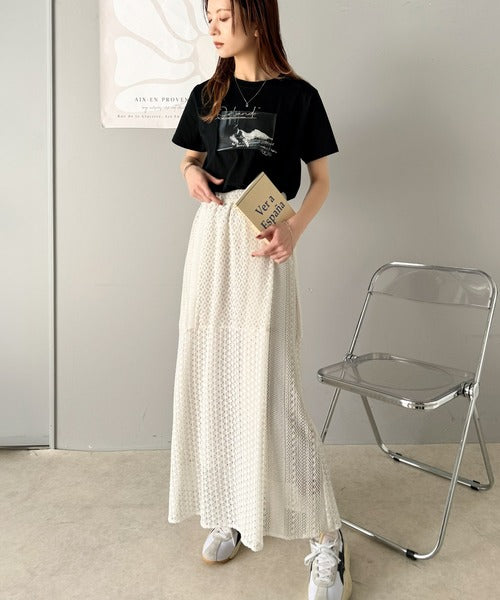 大人が着る高級感のあるカジュアルアイテム。綿100％シルケット風猫フォト箔×刺繍T ce1330015