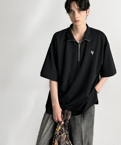 《JaVaジャバコラボ》遊び心もこなれ感もキメる。刺繍入りダンボール素材ジップ半袖Tシャツ jo1010008