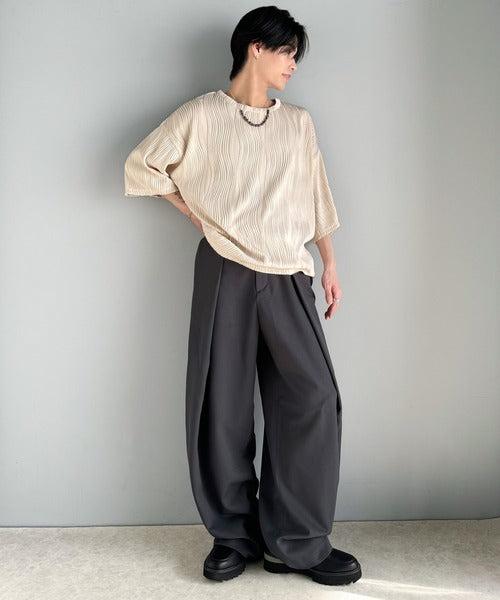 涼しくキマる、大人のリラックス。オーバーサイズウェーブ柄ジャガード半袖Ｔシャツ（メンズ） cm1010429