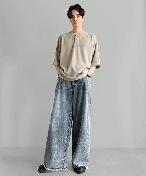 「大人びた遊び心。」刺繍入りハイクオリティダブルフェイス素材バンドカラーポロシャツ／Embroidered High-Quality Double Face Band Collar Polo co1150027
