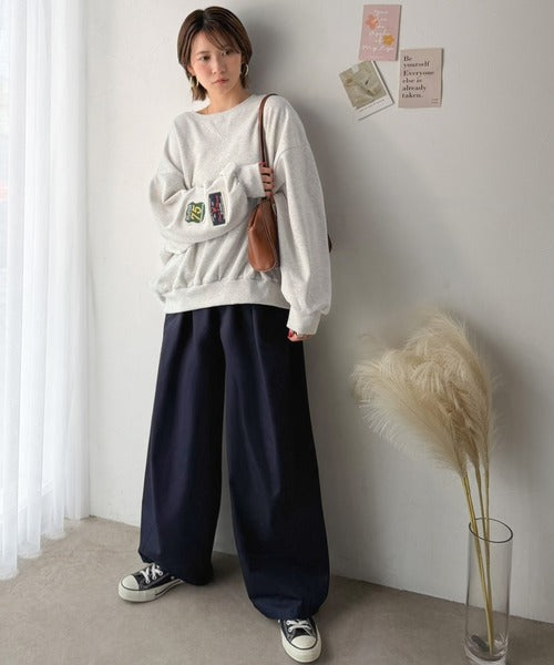 《JaVaジャバコラボ》右腕最強説！ゆるっと着映える、こなれ感たっぷりの袖ワッペン裏起毛プルオーバー（オーバーサイズ） jv1050405