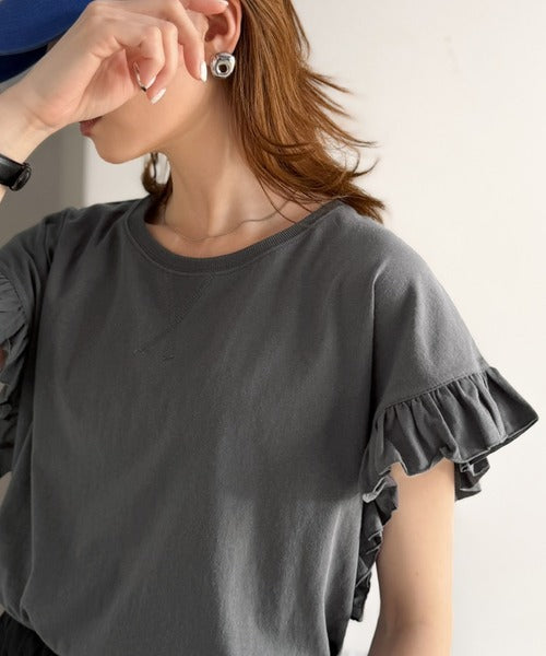 《JaVaジャバコラボ》着るだけで主役級。綿100％バック箔プリント袖フリルTシャツ（半袖） jv1330104