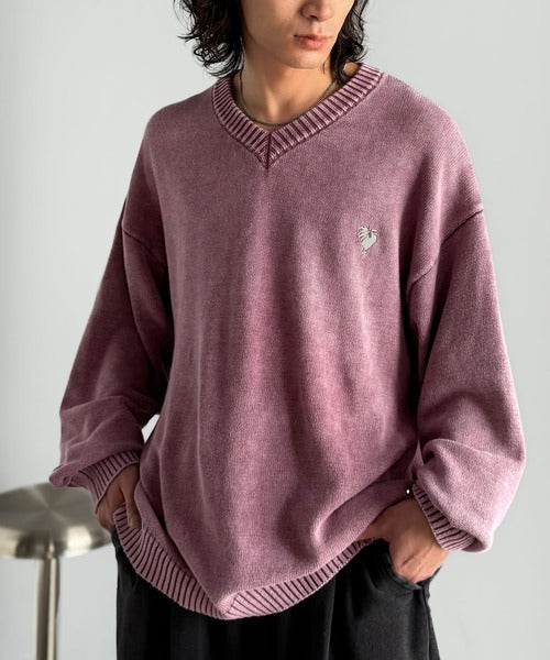 【Classical Origin】「自分ウケ最強。」綿100％刺繍入りピグメント加工Vネックセーター／Pigment-Dyed 100% Cotton Embroidered V-Neck Sweater co0780016
