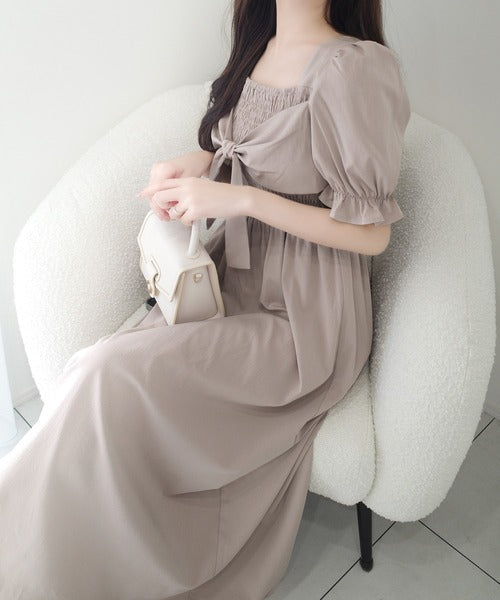 【mily bilet】大人エレガントを演出する。ビッグリボン使いシャーリングワンピース（ロング丈） mi1139079