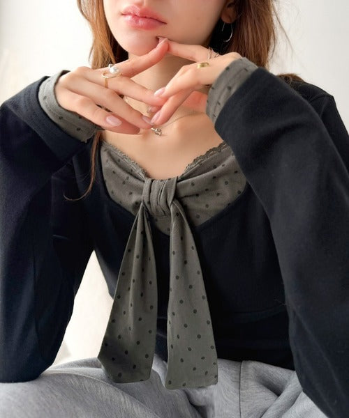 【mily bilet】視線を奪う、胸元のひとクセ。ドット×レースリボンデザイントップス mi1329124