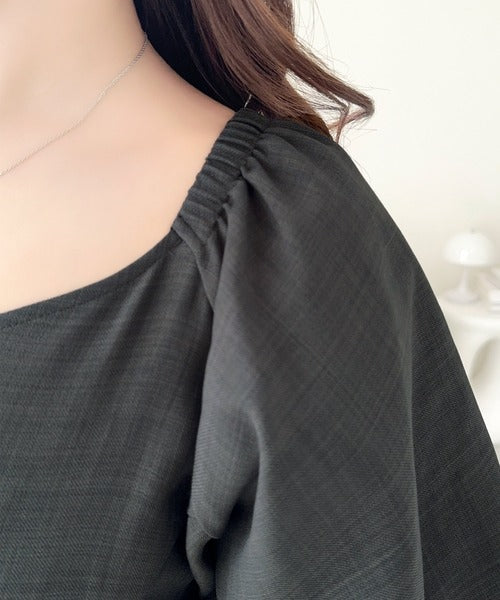 【mily bilet】大人可愛いパフスリーブが印象的。オフショル2wayパフスリーブリネンライクワンピース (ロング丈) mi1019128