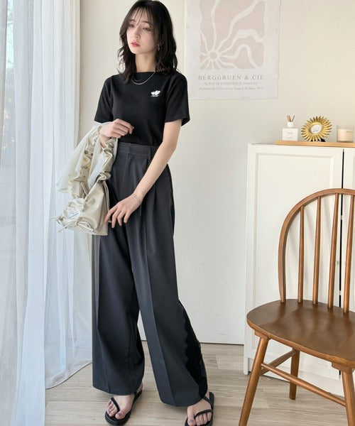 胸元にキュン。ハートサガラ刺繍テレコリブ素材ボートネックTシャツ（半袖） ce1330019