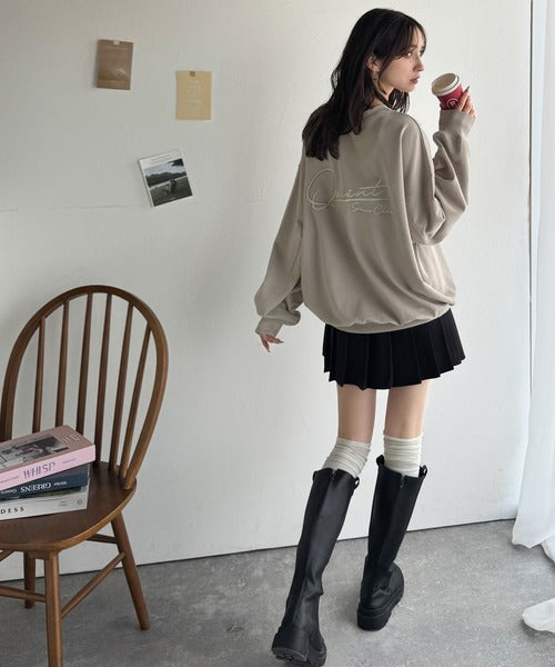 大人カジュアルに最適解。サイン刺繍裏毛スウェット ce1260510