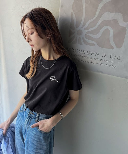 【sustaina+】こなれ感たっぷり。オーガニックコットン100％胸元PAEAN刺繍Tシャツ(半袖) ce1260401