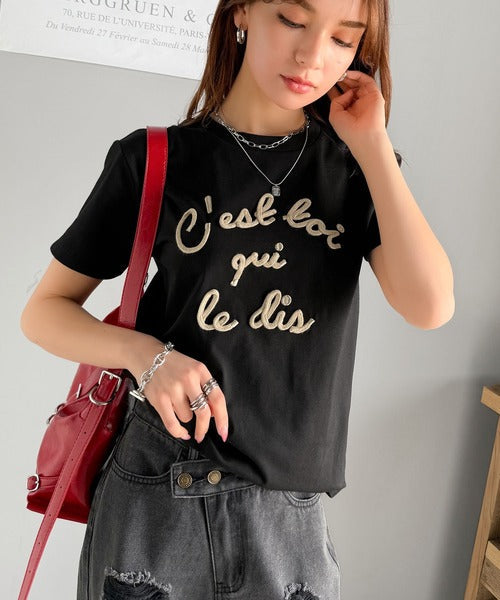 【mily bilet】着るだけでオシャレ感！ロゴプレート付きカラーフレンチコード刺繍Tシャツ(半袖) mi1329015