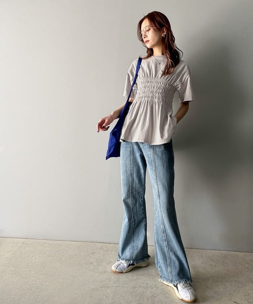 ふわっと広がるAラインで魅せる。シャーリングデザインTシャツ（半袖） ce1050298