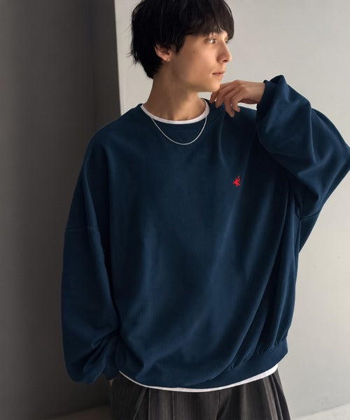 《JaVaジャバコラボ》毎日に、肩の力を抜いた洒落感を。胸刺繍ライトウェイト裏毛ドルマントレーナー jo0780028