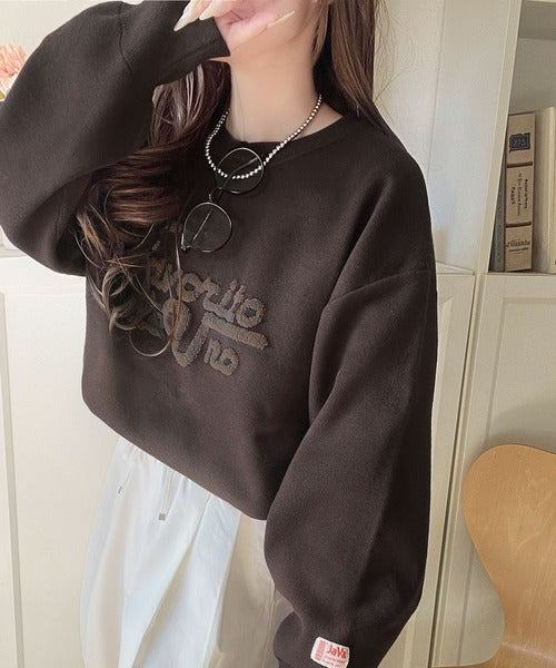 《JaVaジャバコラボ》後ろタックで作る旬シルエット♪サガラ刺繍風ロゴコクーンニット jv1050313