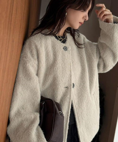 【Classical Evon】品格レディ。頑張らないのに、ちゃんと素敵。シャギー素材ノーカラーシングルコート（ミドル丈） ev1240133