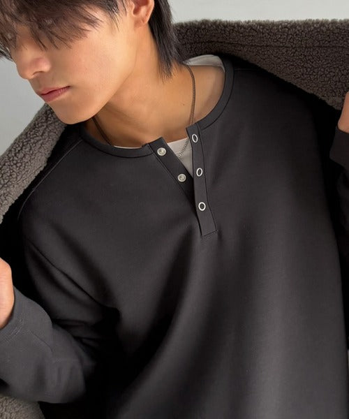 《Classical Origin》首元と袖口で魅せる、大人のゆるT。ダンボール素材ドット釦ヘンリーネックTシャツ（長袖） co1010058