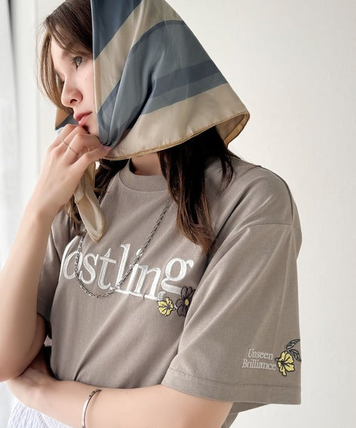 ナチュラルな中に、さりげない華。綿100％ロゴ×フラワー刺繍ビッグTシャツ（半袖） ce1260485