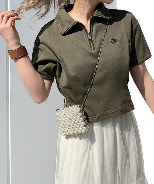 【mily bilet】デイリースタイルをワンランクアップ！ピコレース使い胸刺繍ピグメントZIPポロシャツ mi1329029