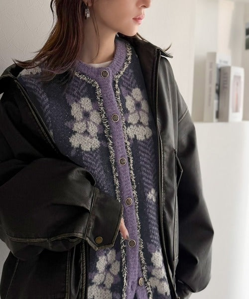一枚で、レトロ可愛いの全部盛り。花柄ジャガード×ゴールドボタン フリンジニットカーディガン(長袖） ce1020398