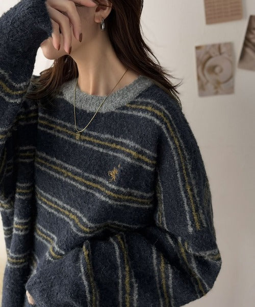 “配色”と“質感”で差をつける。胸刺繍ブークレー素材配色ボーダークルーネックニット（長袖） ce1240144