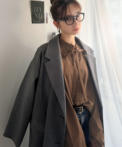 【防シワ機能付き】華やかフリルで印象チェンジ。前後2WAYで楽しむ、襟フリルリボンシャツ(長袖) ce1025024