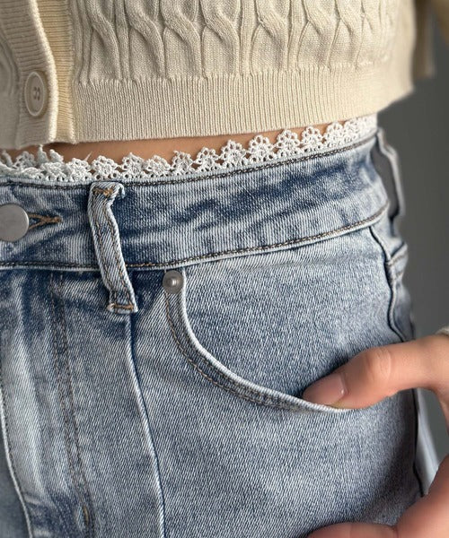 【mily bilet】ヘルシーに肌魅せ美脚。ウエストピコレースカットアウトリボン使いデニムパンツ mi0909018