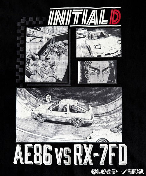 《頭文字D × JaVaコラボ》藤原拓海 vs 高橋兄弟 秋名バトルシーン グラフィック 半袖Tシャツ 【接触冷感・UVカット機能付き素材】 jo1150092