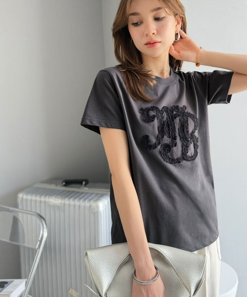 【mily bilet】1枚でサマになる。レースの透け感と光沢が魅力のレースワッペンTシャツ（半袖） mi1029185
