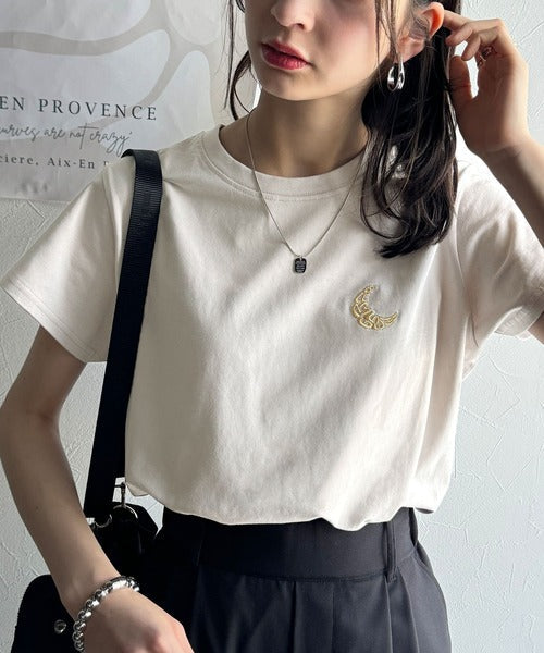 【sustaina+】オーガニックコットン100%。胸元ラメ糸ワンポイント刺繍 無地＆ボーダー柄Tシャツ（半袖） ce1260397