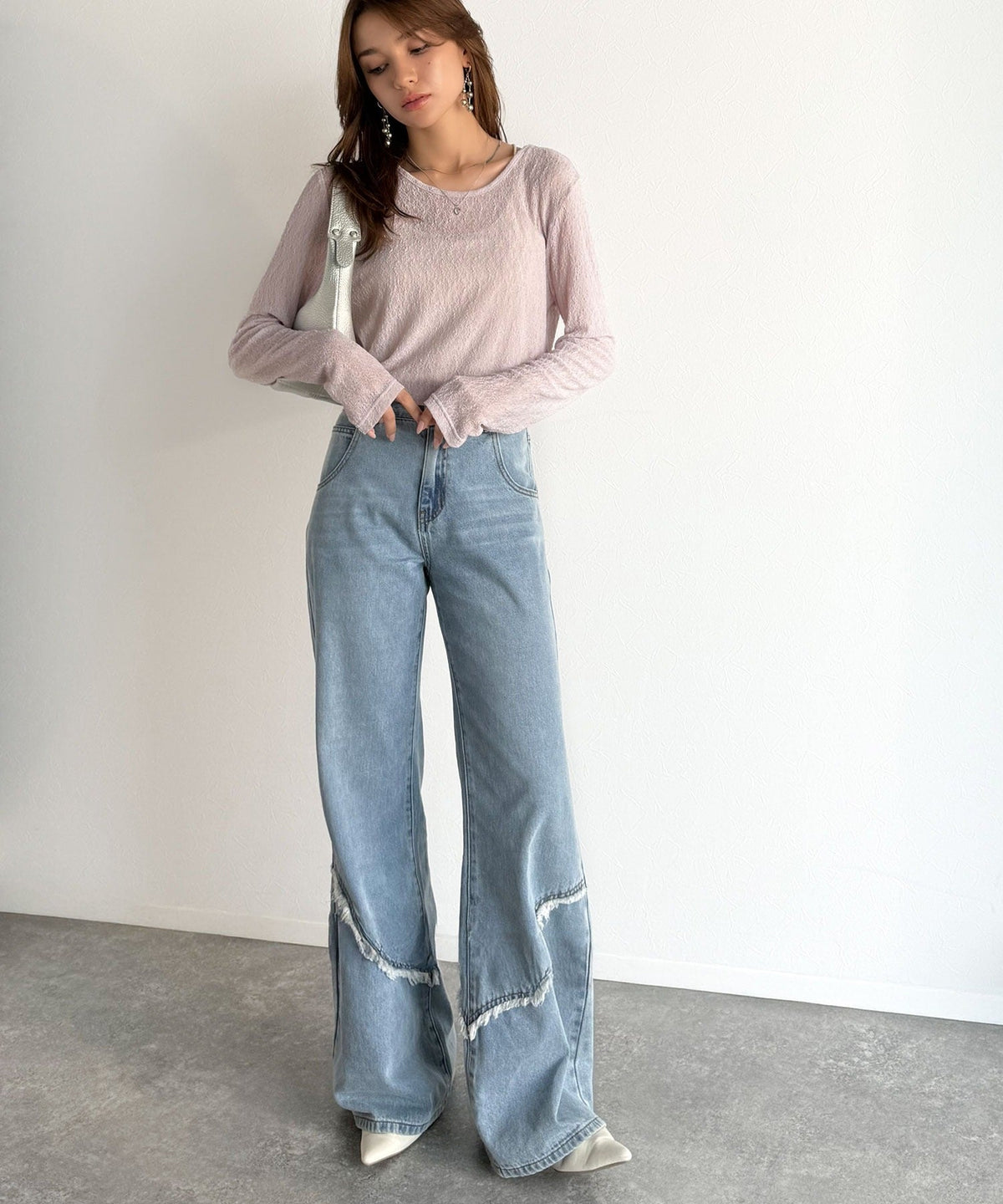 ほどよい透け感が大人上品。総柄シアーレーストップス(長袖) ce1010488
