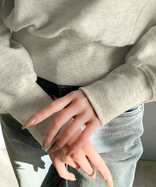【mily bilet】カジュアルだけどこなれ感たっぷり。ラインストーン＆ぼかしプリント裏毛使いスウェットクロップド丈トップス mi1329014