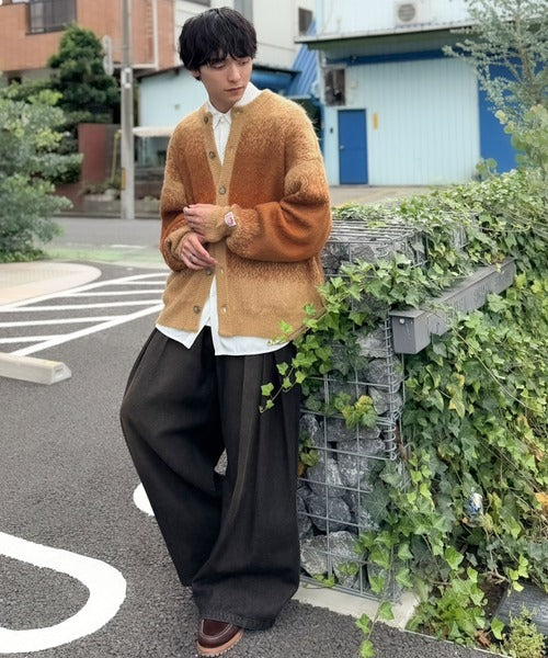 《JaVaジャバコラボ》ニュアンスに酔いしれる。グラデーションボーダー柄クルーネックカーディガン jo1150110