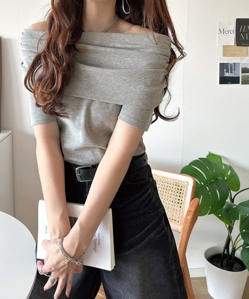 視線を奪う、美デコルテ。華奢見えを叶える、絶妙ドレープが◎ タイ付き五分袖オフショルトップス ce1240086