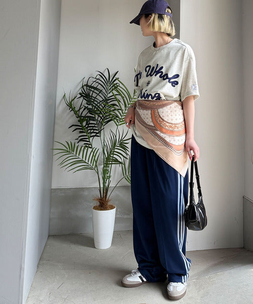 《JaVaジャバコラボ》“トレンドを纏う”コード刺繍ロゴ半袖Tシャツ(オーバーサイズ) jv1329032