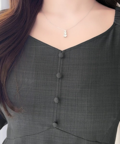 【mily bilet】大人可愛いパフスリーブが印象的。オフショル2wayパフスリーブリネンライクワンピース (ロング丈) mi1019128