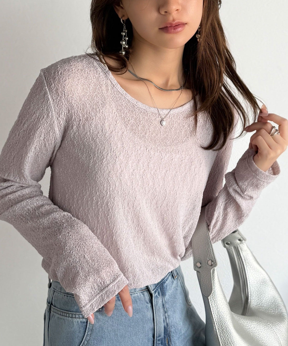 ほどよい透け感が大人上品。総柄シアーレーストップス(長袖) ce1010488